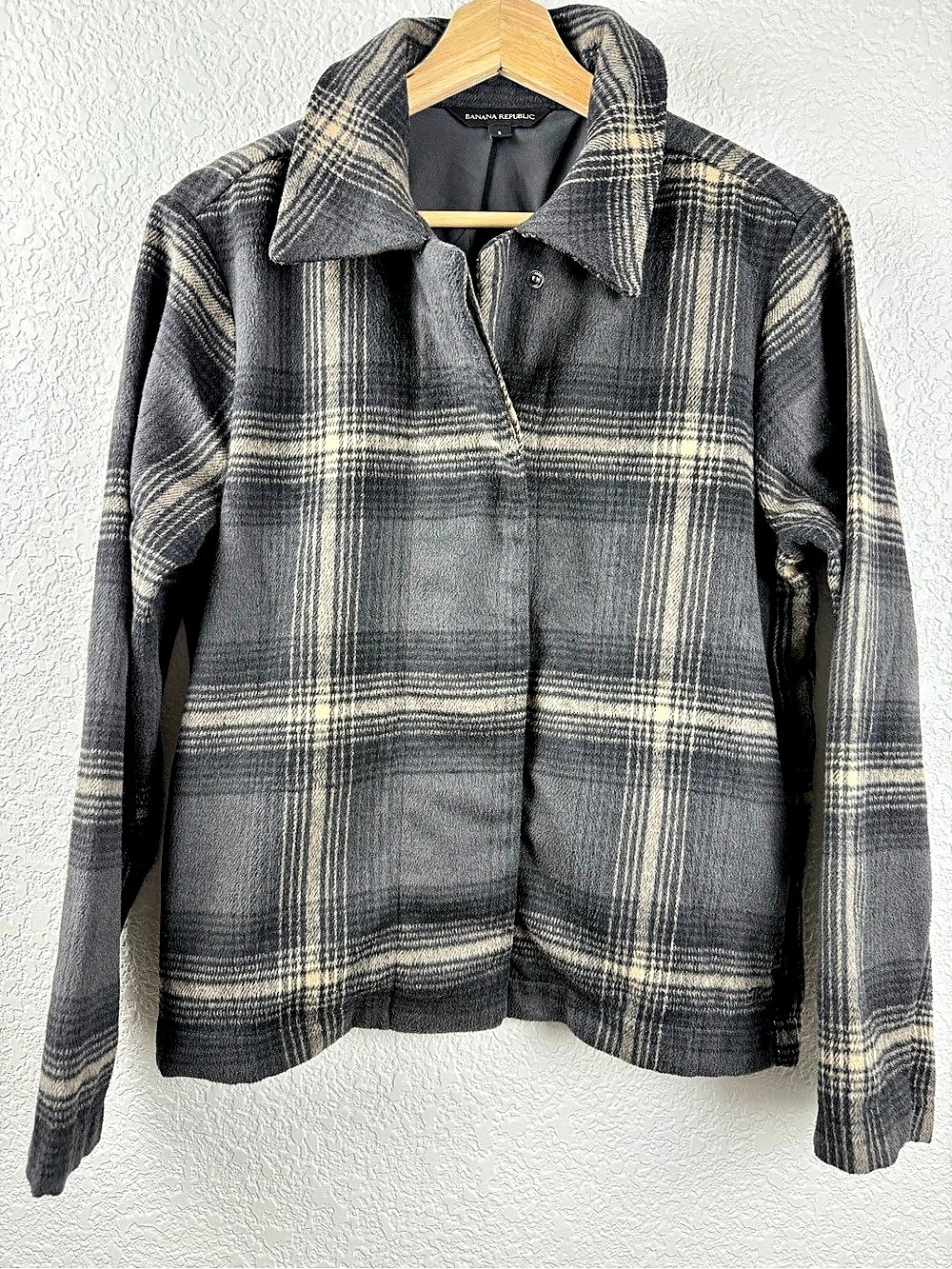 Banana Republic | Black Gray Cream Plaid Snap Jacket | Size S